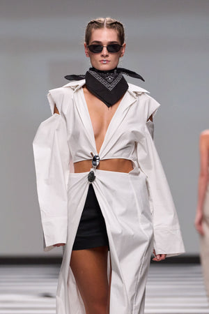 Load image into Gallery viewer, BLACK MINI FITTED SKIRT