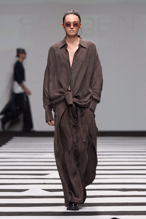Load image into Gallery viewer, BROWN COLLARED SHIRT WITH LONG CUFFS