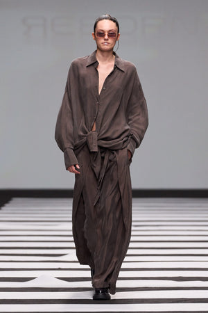 Load image into Gallery viewer, BROWN COLLARED SHIRT WITH LONG CUFFS