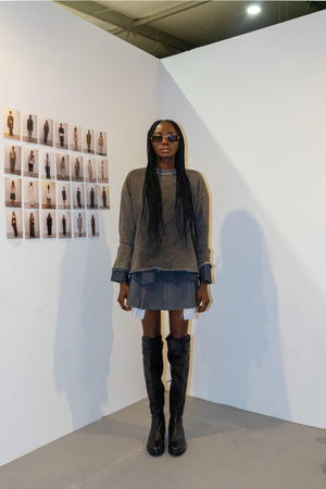 Load image into Gallery viewer, CHARCOAL LONG SLEEVE SWEATER