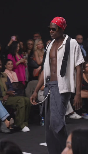 Load and play video in Gallery viewer, BLACK LOOSE FIT DENIM WITH ROPE TIE BELT