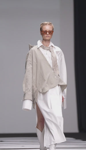 Load and play video in Gallery viewer, COLLARED LOOSE FIT SHIRT DRESS