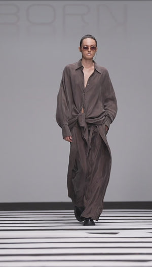 Load and play video in Gallery viewer, BROWN COLLARED SHIRT WITH LONG CUFFS