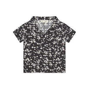 Load image into Gallery viewer, Boy&#39;s buttoned black floral shirt
