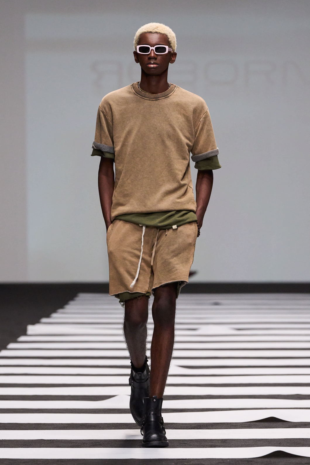 ROUND NECK T-SHIRT WITH MATCHING SHORTS